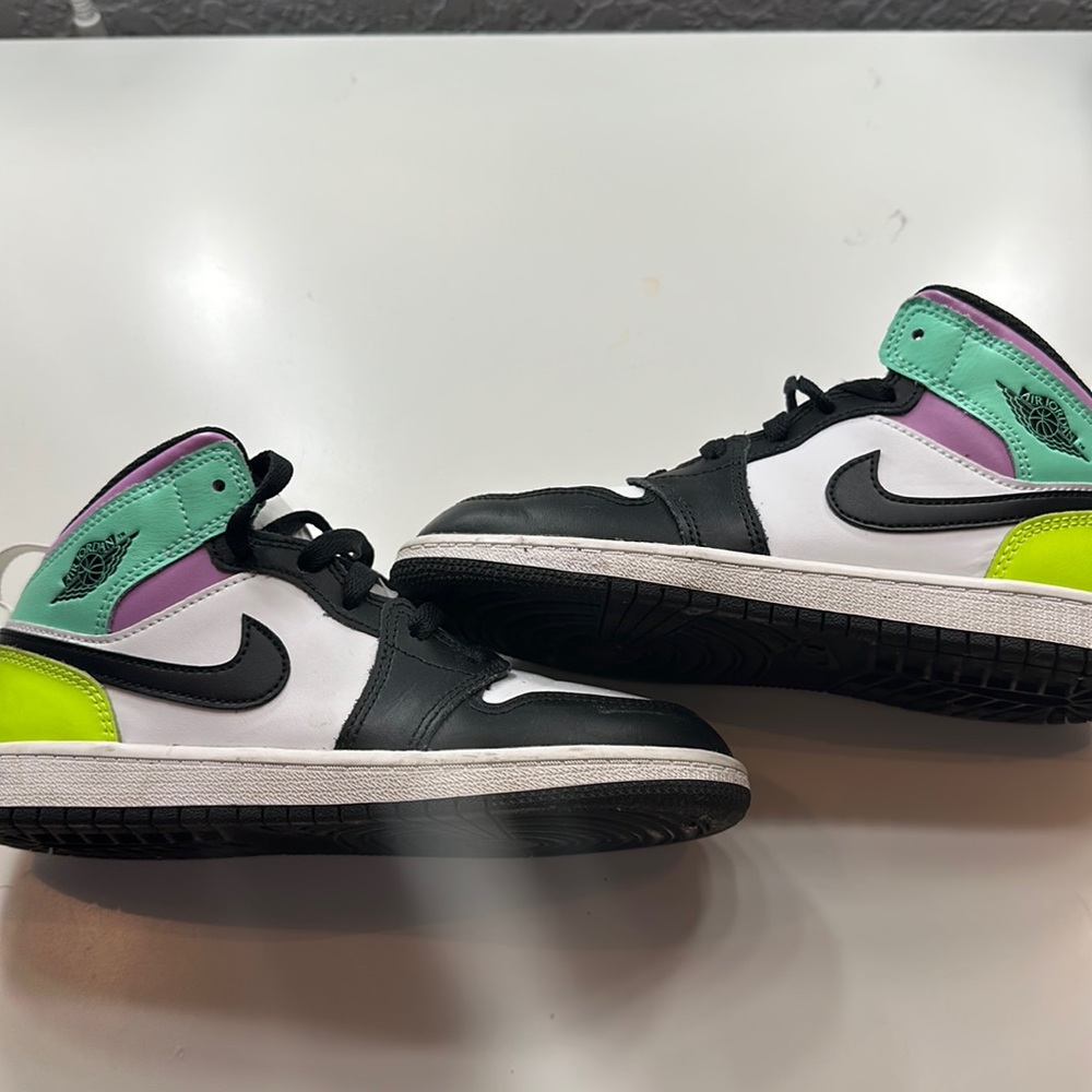 Air Jordan’s (neon)